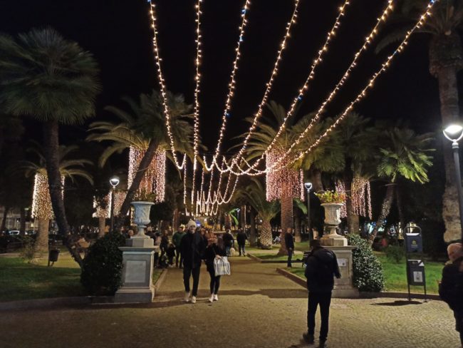 luminarie-civitanova-natale-2-650x488