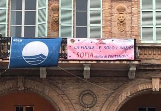 sofia-x-factor-striscione-comune