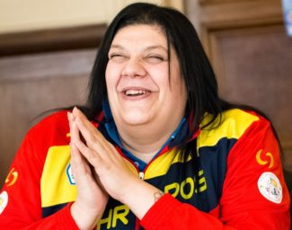 Assunta-Legnante-Scatto-Francesca-Mecozzi-e1579784085376-325x256