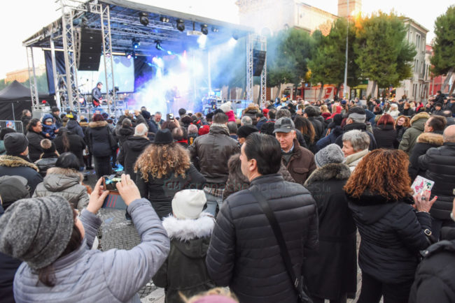 befana-piazza-xx-settembre-civitanova-FDM-3-650x434