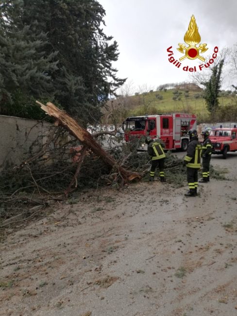 vigili-del-fuoco-danni-tolentino-caldarola-1-488x650