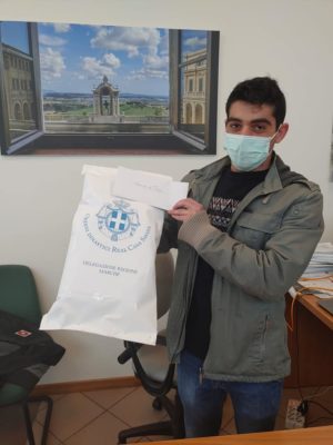Tommaso-Sileoni-riceve-la-donazione