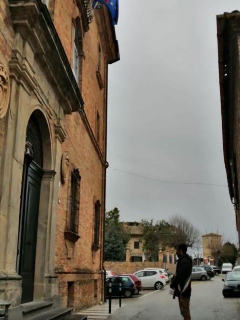 bandiere-mezzasta-montecosaro