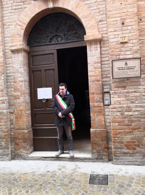 bandiere-mezzasta-urbisaglia-giubileo