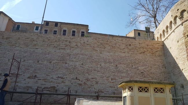 marciapiede-a-Sambucheto-recupero-di-parte-delle-mura-sforzesche-al-Parco-dei-Torrioni-2-650x366