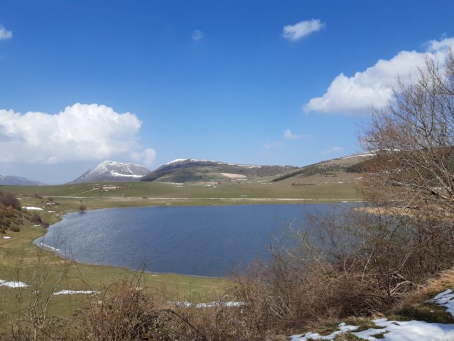 piani-di-montelago-sefro-lago-effimero-matteo-mazzoni-6-650x488