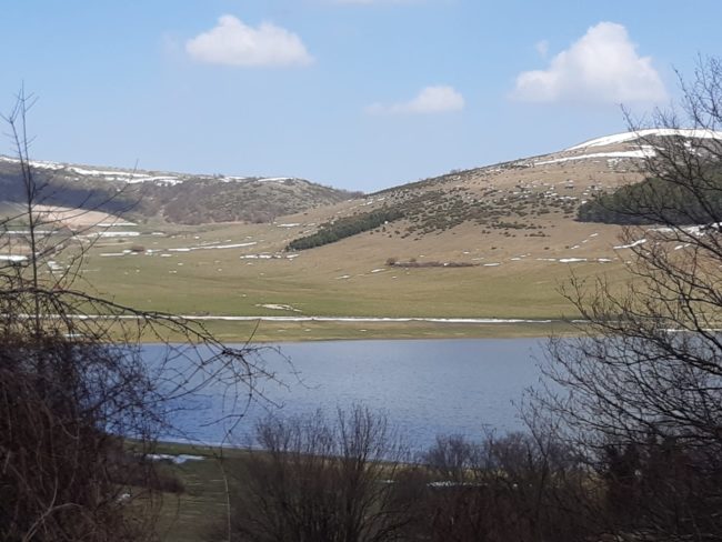 piani-di-montelago-sefro-lago-effimero-matteo-mazzoni-7-650x488