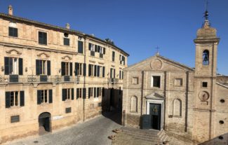 Palazzo-Leopardi-Recanati1-325x207