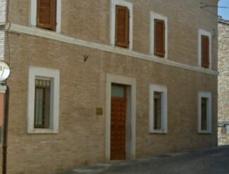 casa-riposo-treia-e1643542006263-325x247