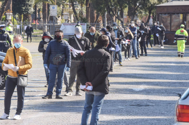 code-in-piazza-per-buoni-spesa-civitanova-FDM-2-650x433