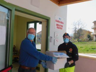 consegna-mascherine-sarnano-3-325x244
