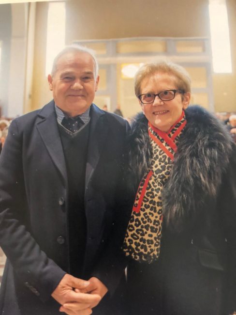 luciano-ippoliti-e-aldina-montecchiesi-nozze-doro-1-488x650