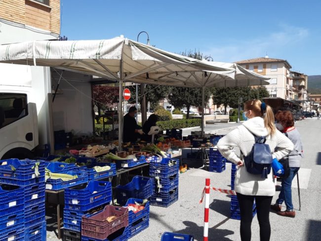 mercato-castelraimondo-4-650x488