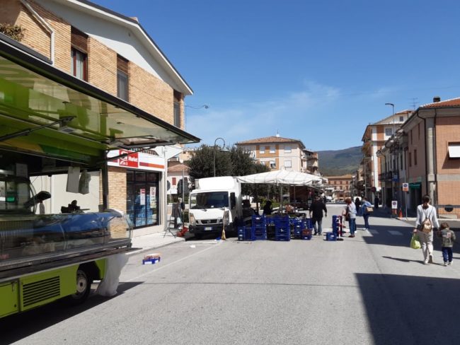 mercato-castelraimondo-5-650x488