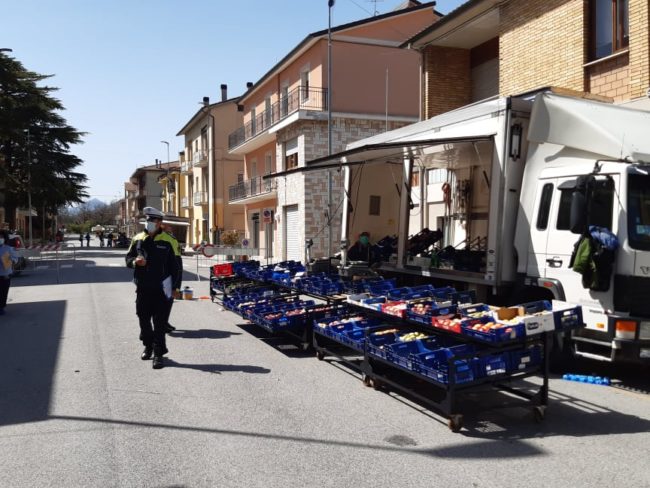 mercato-castelraimondo-6-650x488
