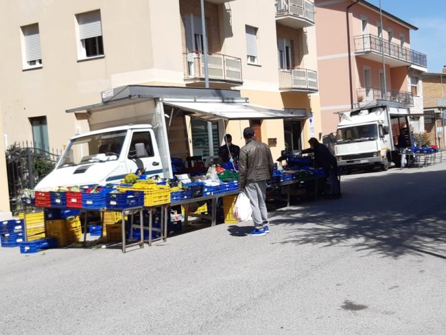 mercato-castelraimondo-8-650x488