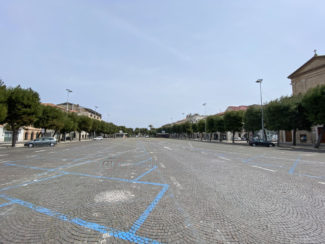 pasquetta-covid-coronavirus-piazza-xx-settembre-civitanova-FDM-6-325x244