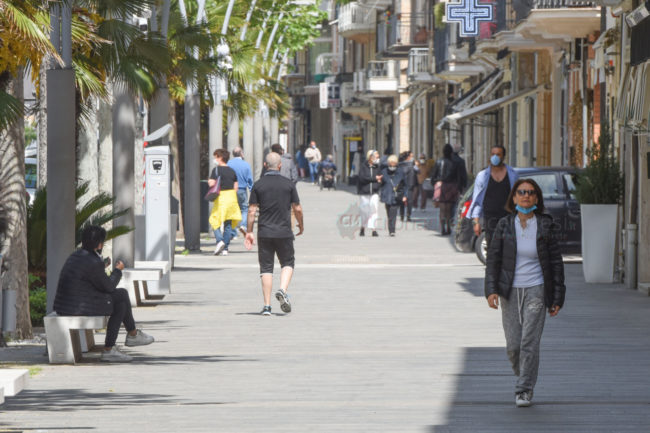 covid-fase-2-corso-umberto-i-civitanova-FDM-12-650x433