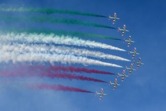 frecce-tricolori-air-show-civitanova-FDM-35-650x433-1-325x217