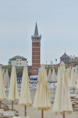ombrelloni-spiaggia-lungomare-nord-cristo-re-civitanova-FDM