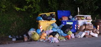 rifiuti-macerata-strada-figuretta-montalbano