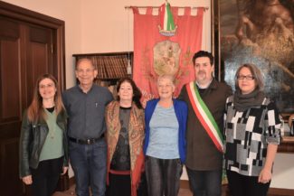05-LAmministrazione-comunale-incontra-i-nipoti-dellinternato-Ramras-325x217