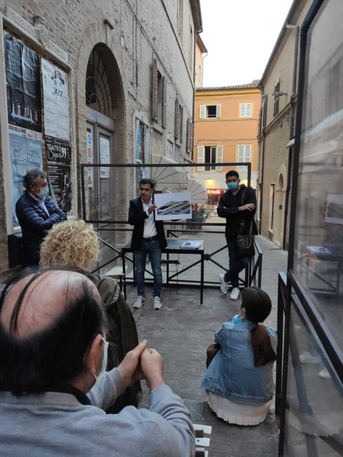 MARCHIORI-MERLINI-FLASH-MOB-COMMERCIANTI
