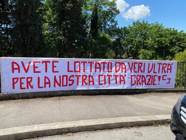 striscione-curva-just