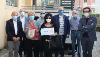 ROTARY-DONAZIONE-MASCHERINE-SAN-SEVERINO-IMG_7384-325x187