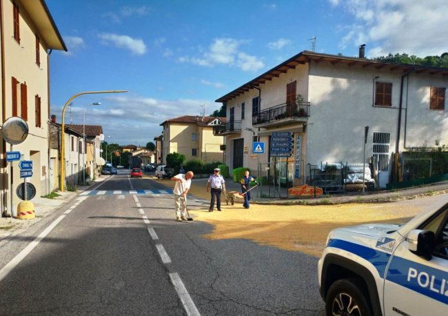 camion_perde_carico_orzo-2-650x458