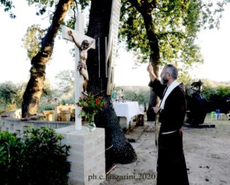 cristo-per-vittime-covid2-325x261