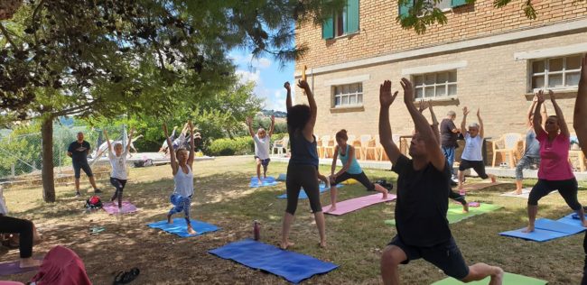 festa_yoga_montelupone-14-650x316
