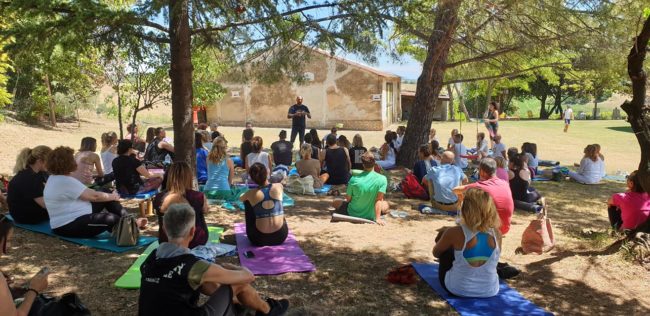 festa_yoga_montelupone-8-650x316