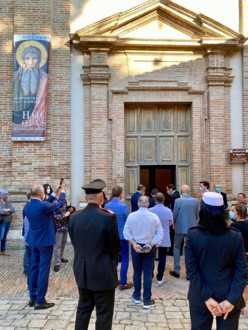 inaugurazione-mostra-san-ginesio-santagostino-4-488x650