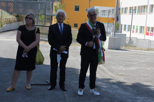 intitolazione-pagnanelli-montessori-5-650x433