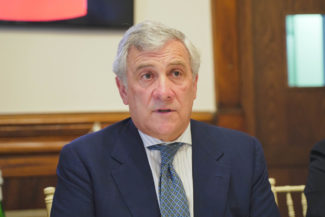 presentazione-tajani-parcaroli-conferenza-2020-macerata-foto-ap-30-325x217