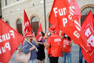 Cgil_Preefettura_FF-4-325x217