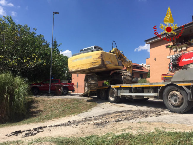 ESCAVATORE-RECUPERATO-1-650x488