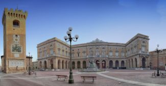 Recanati_piazza-G.Leopardi_01-325x168