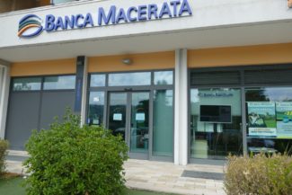 banca-macerata-filiale-tolentino-via-nazionale-3-325x217