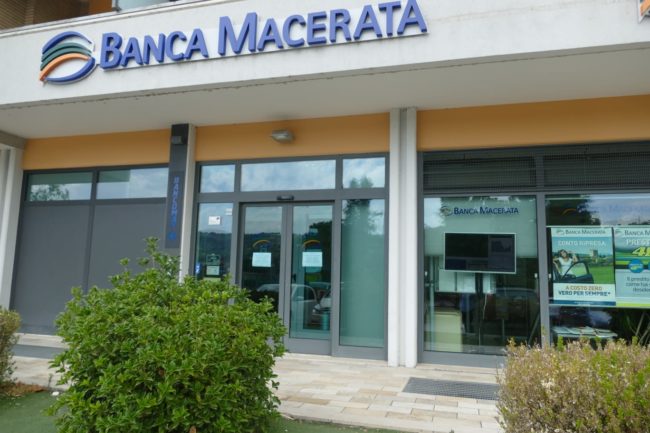 banca-macerata-filiale-tolentino-via-nazionale-3-650x433