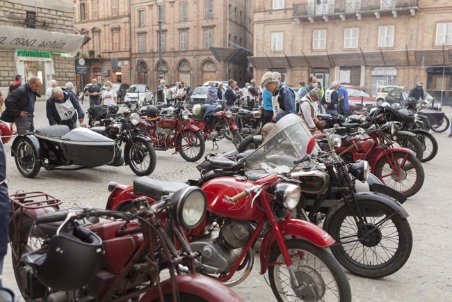 moto_piazza_liberta╠C_tolentino