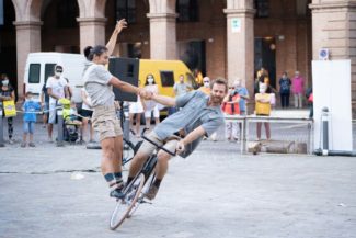 artemigrante-giornata-finale-2020-foto-ap-4-325x217