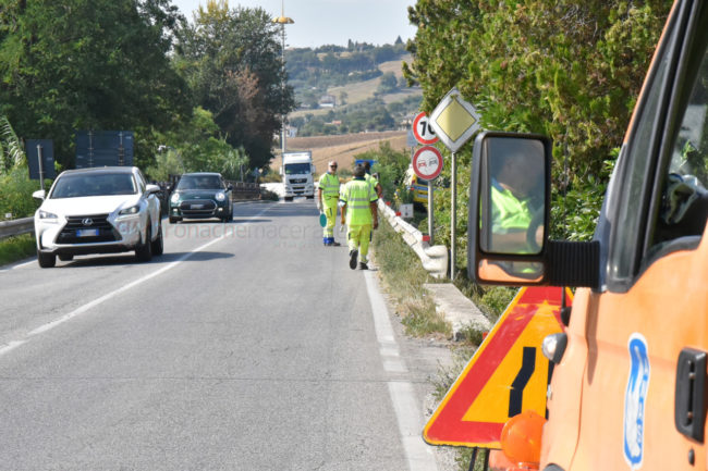 chiusura-corsia-ponte-chiarino-strada-regina-anas-FDM-1-650x433