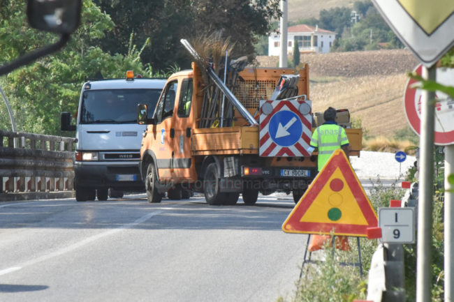 chiusura-corsia-ponte-chiarino-strada-regina-anas-FDM-4-650x433