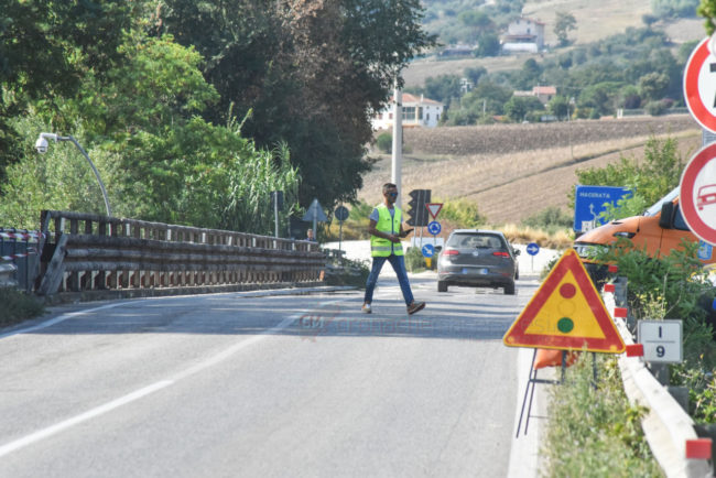 chiusura-corsia-ponte-chiarino-strada-regina-anas-FDM-5-650x434