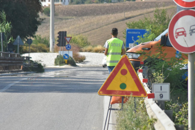chiusura-corsia-ponte-chiarino-strada-regina-anas-FDM-6-650x433