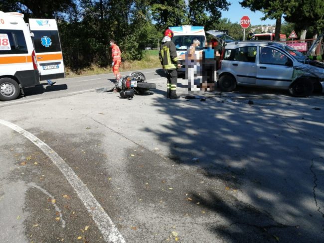 incidente-provinciale-urbisaglia-2-650x488