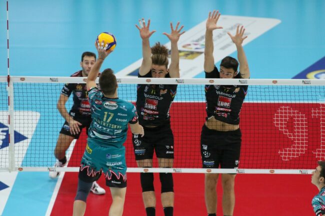 lube-perugia-finale-supercoppa-20-650x433