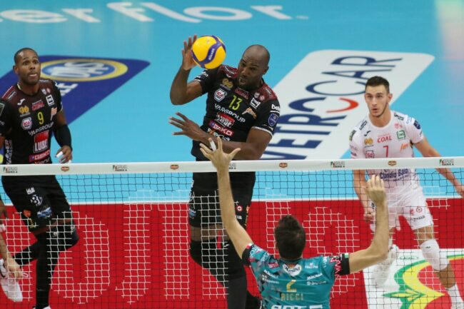 lube-perugia-finale-supercoppa-33-650x433